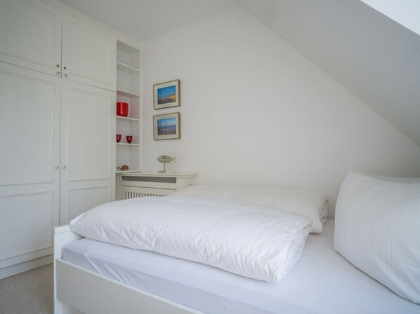 Talo | 4 makuuhuonetta, yksilöllisesti kalustettu, silitysrauta/-lauta