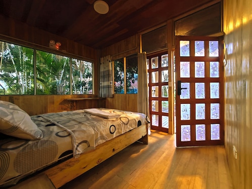 Room in bungalow in front of the lake, in the heart of Iquitos