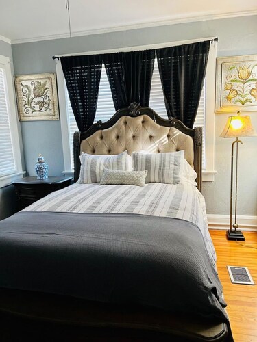 2-bedroom condo in beautiful, historic neighborhood