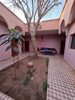 Property grounds - Dar Al Hamra" estate: swimming pool, garden and organic farm (Sidi Abdallah Ghiat)
