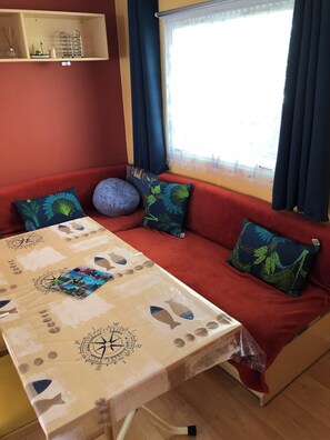 Living area - Rented air-conditioned MOBILHOME LA TREMBLADE (La Tremblade)