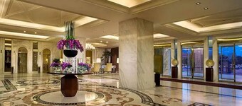 Stay in Wuhan Nearly railway station