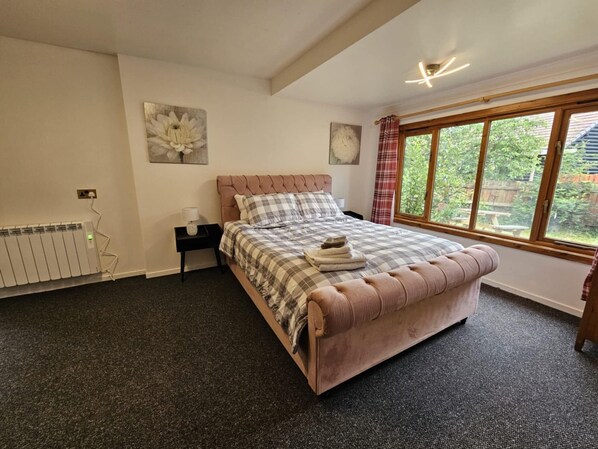 2 makuuhuonetta, ilmainen Wi-Fi, vuodevaatteet