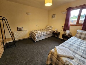 2 bedrooms, free WiFi, bed sheets