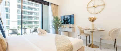 Bügeleisen/Bügelbrett, kostenloses WLAN, Bettwäsche