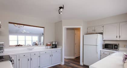 Cozy 2-bedroom condo with stunning mountain and sunset views in Roaring Gap, NC.