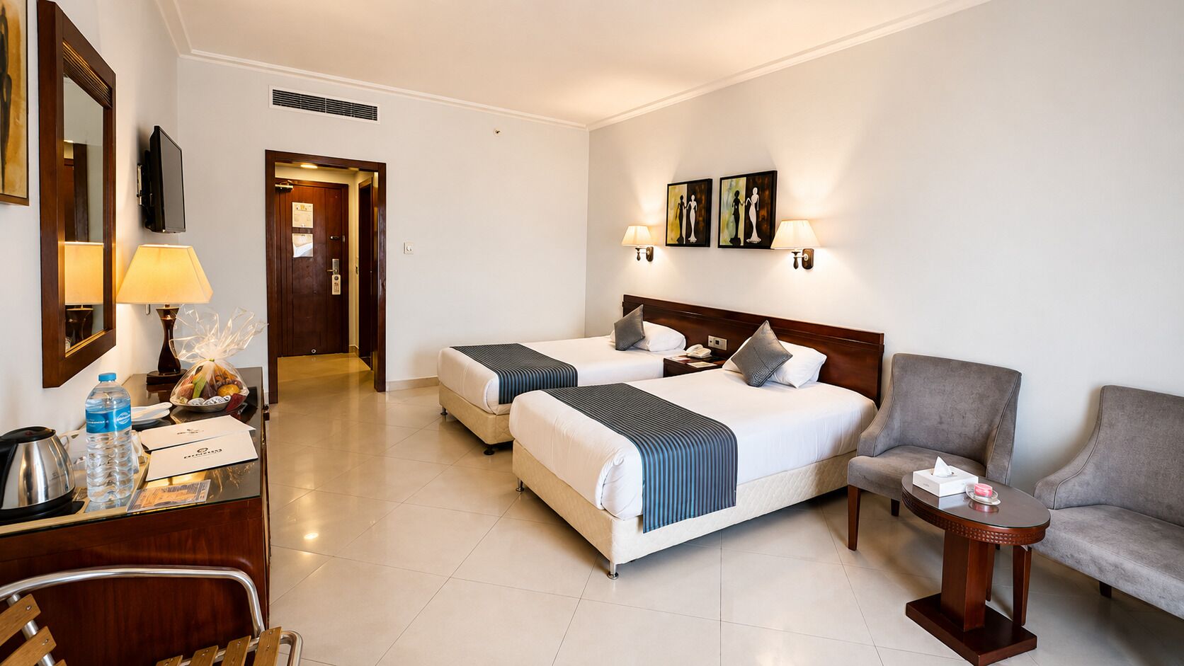 Deluxe Double or Twin Room, Sea View | Minibar, individually furnished, bed sheets