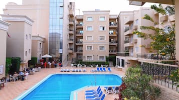 2 piscinas techadas