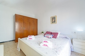 Appartement | 3 chambres, fer et planche Ă repasser