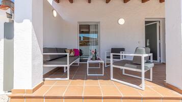 Villa | Terrace/patio