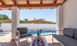 Villa | Exterior - Villa in Empuriabrava With Private Pool (Castello d'Empuries)