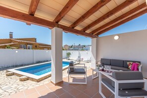 Villa | Pool | Indoor pool, outdoor pool