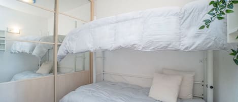 アパートメント | 2 室のベッドルーム、アイロン / アイロン台