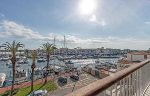 Apartment | Exterior - Apartment in Empuriabrava With Canal Views (Castello d'Empuries)