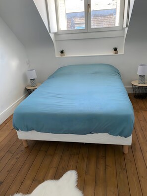 2 bedrooms, iron/ironing board