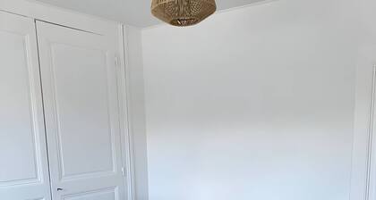 Bright & Modern Escape in Ecommoy