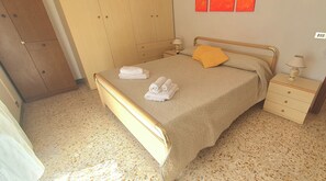 2 habitaciones, tabla de planchar con plancha y wifi gratis 