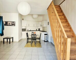 Interior - House 46 m2, historic center near cathedral and footbridge. (Albi)