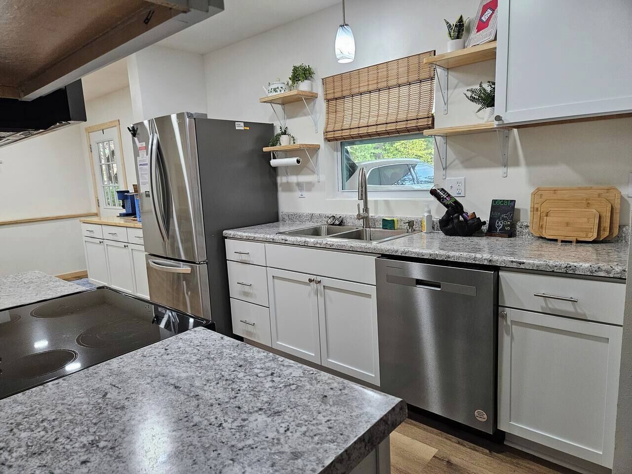 冰箱、微波炉、烤箱、炉灶