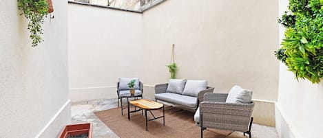 Apartment | Terrace/patio