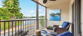 Carefree Tranquility at the Lake Waterfront Stay for 4 With Resort Amenities