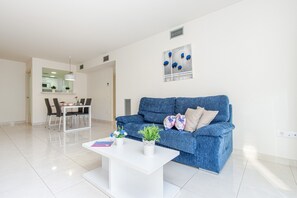 Apartment | Living room - Apartment in Roses Near Punta Beach (Roses)