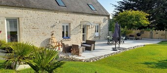 Lovers' Weekend with Jacuzzi. In the heart of the Cotentin region in Manche.