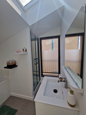 Apartamento | Banheiro | Secador de cabelo