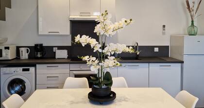 Chic & Central - Your Retreat in Le Mans