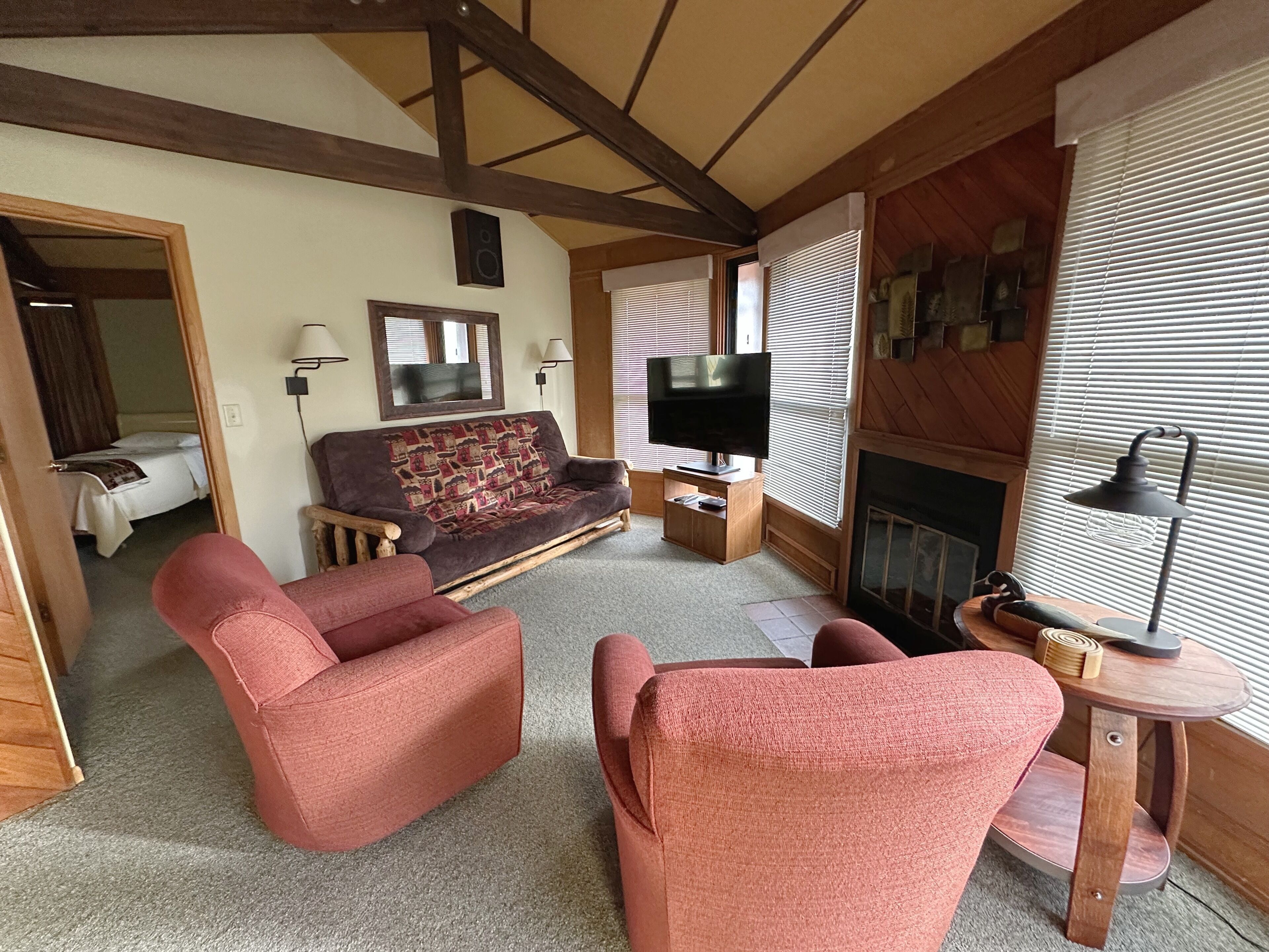 Eagle River Northwoods Escape - 3 Bedrooms - 2 Bathrooms - Eagle River, WI