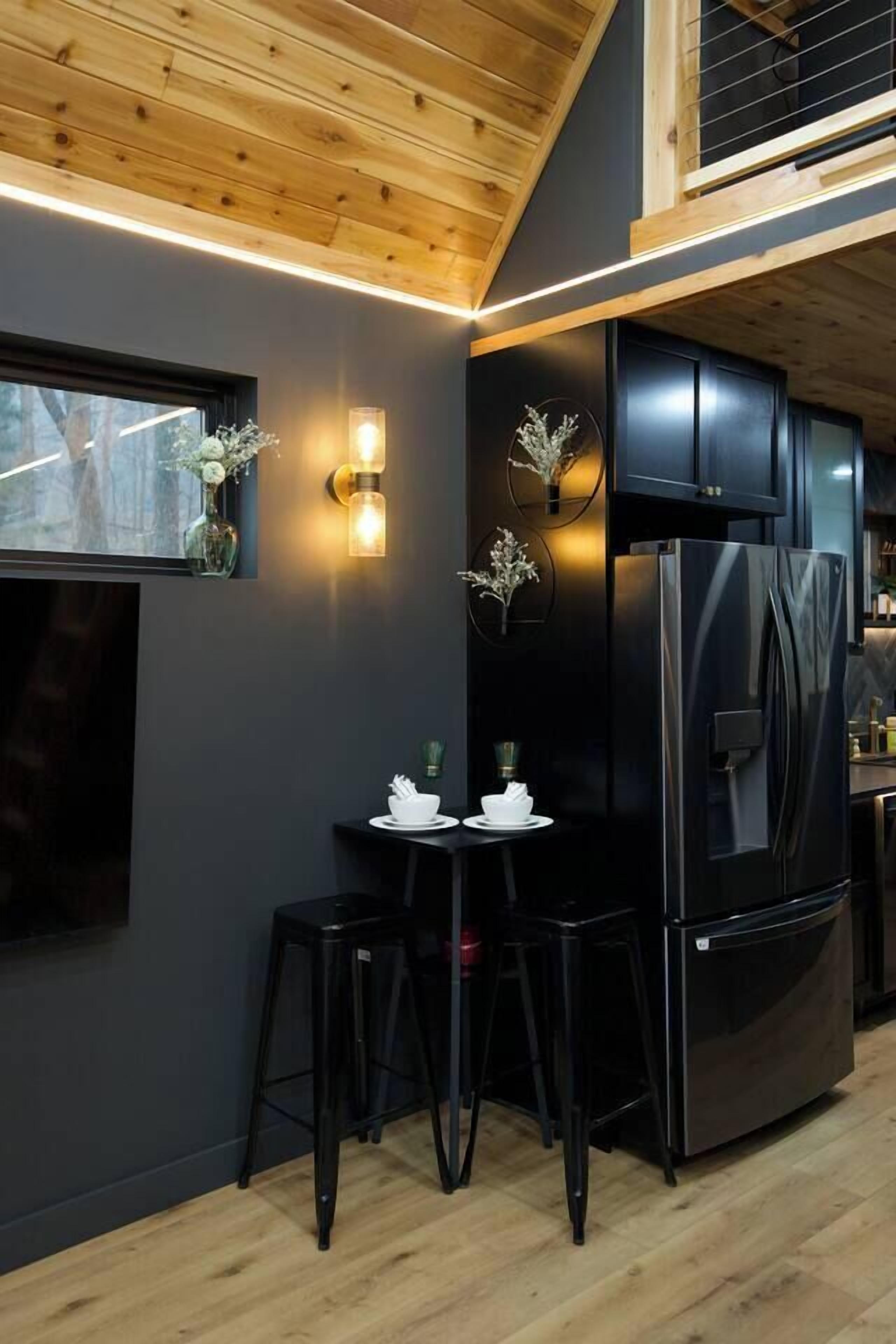 冰箱、微波炉、烤箱、炉灶