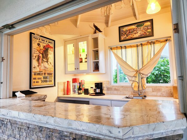 Microondas, horno y parrilla de estufa