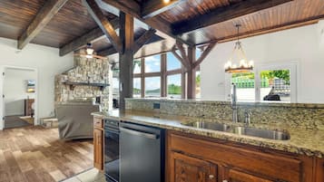 Rumah, Beberapa Tempat Tidur, patio (Cozy in a Cove) | Interior