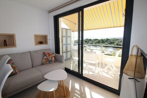 Apartment | Living room - Modern Apartment With River Views (Castello d'Empuries)