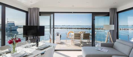 Mobile Home | Living room