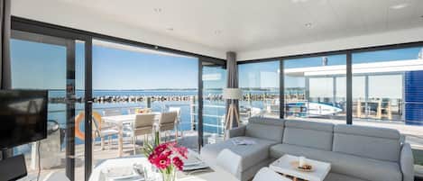 Mobile Home | Living room