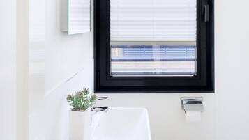 Mobile Home | Bathroom