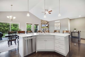 Villa, Multiple Beds, Balcony, Golf View (Fairway Lake Retreat) | Interior