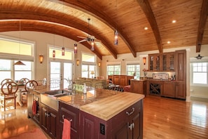Exterior - Lay By The Bay (Saugatuck)