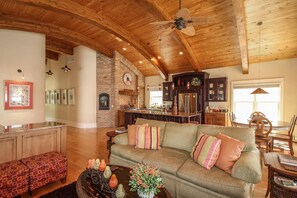 Exterior - Lay By The Bay (Saugatuck)