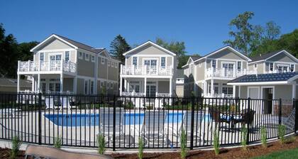 Saugatuck Harbor House
