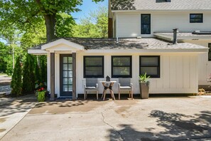 Apartment | Exterior - Lucky Lucy (Saugatuck)