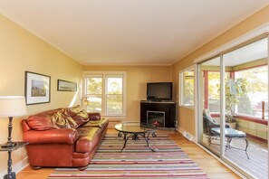 Vila (3 Bedrooms) | Área de estar | TV