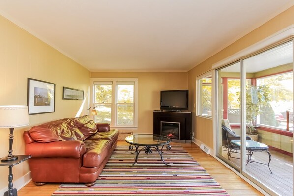 Villa (3 Bedrooms) | Living area - The Swallow (Saugatuck)