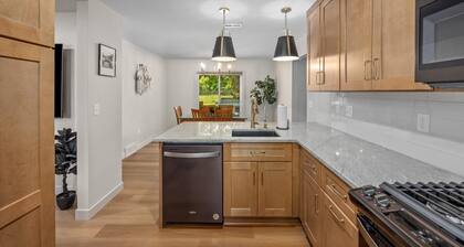 The Pines-pets,across From Ivy Center EC, Town!