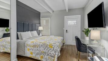 Studio (Blue Star Motel #6) | Exterior