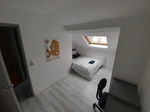 4 Schlafzimmer, Bügeleisen/Bügelbrett, WLAN, Bettwäsche