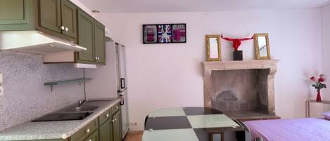 House | 2 bedrooms, individually furnished