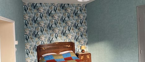 2 Schlafzimmer, Bügeleisen/Bügelbrett