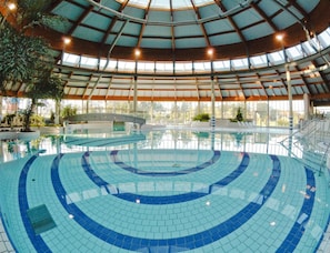 Outdoor pool - Ferienwohnungen im Seepark Sellin (Sellin)